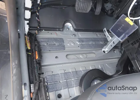 2024 Tesla Model Y Long Range Dual Motor All-Wheel Drive from USA, damaged, VIN 7SAYGDEE8RA233519